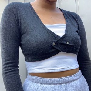 2000’s Cropped Grey Cardigan